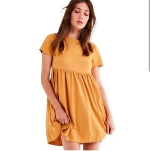 Urban Outfitters UO Alexa Babydoll Dress Small Women’s Mustard Orange T-Shirt
